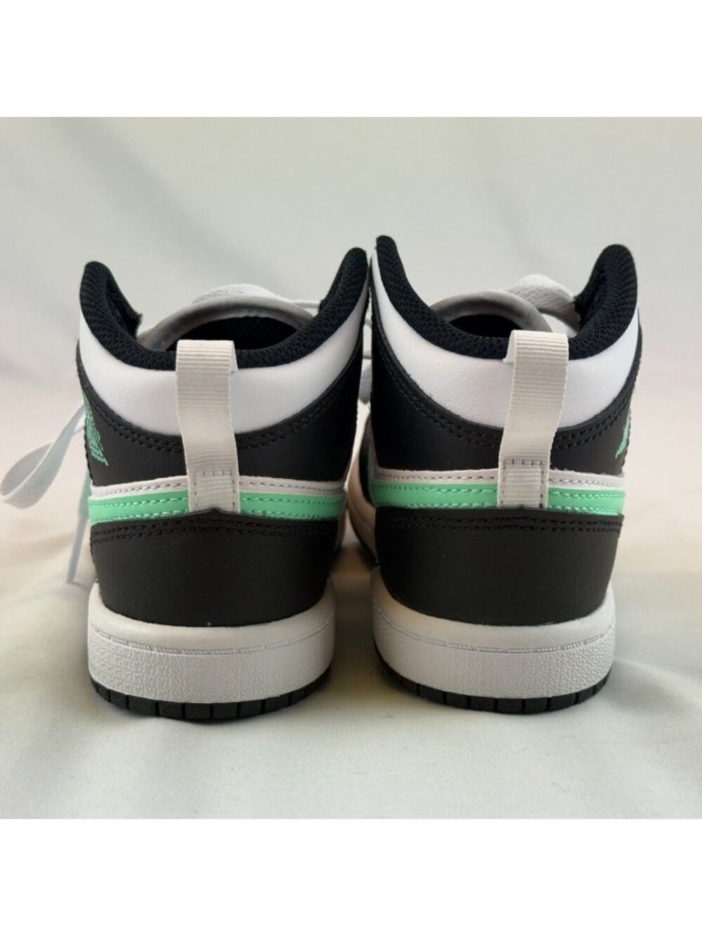 NEW Nike Air Jordan 1 Mid PS PRESCHOOL Sz 13 White Black Green DQ8424-103 - Picture 3 of 8